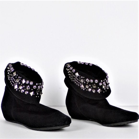 GIANNI BINI size 6.5M black suede low-rise flat-heel slouch boots metal studding - Picture 1 of 13